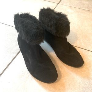 Esporre faux fur booties size 9M